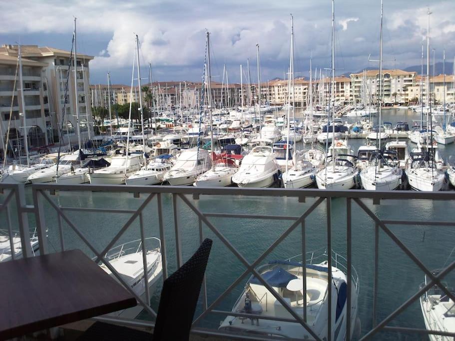 Port Frejus Cap Hermes Vue Mer Et Port Pieds Dans L'Eau Piscine Pkg Екстериор снимка