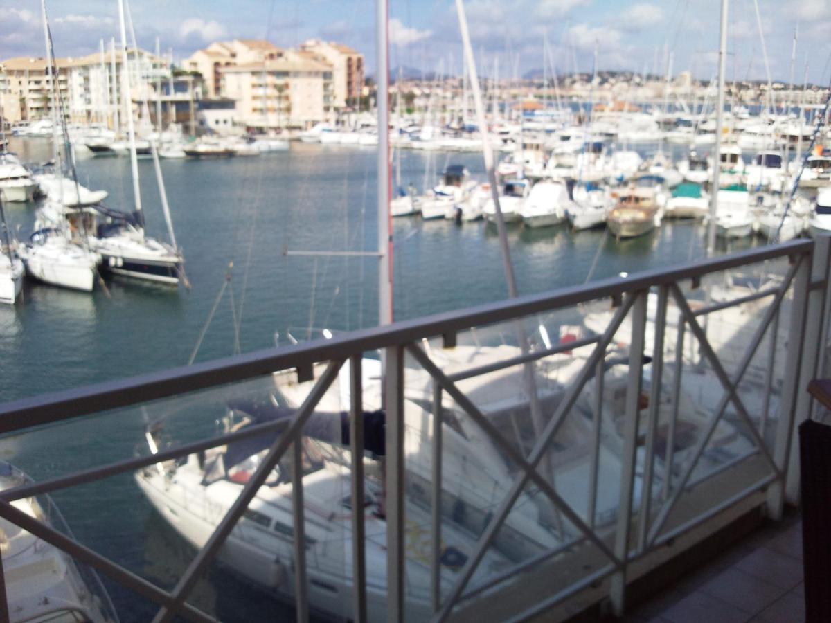 Port Frejus Cap Hermes Vue Mer Et Port Pieds Dans L'Eau Piscine Pkg Екстериор снимка